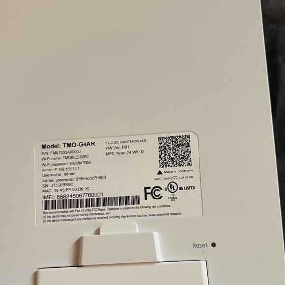 T-Mobile White Wireless Router - Picture 2 of 2